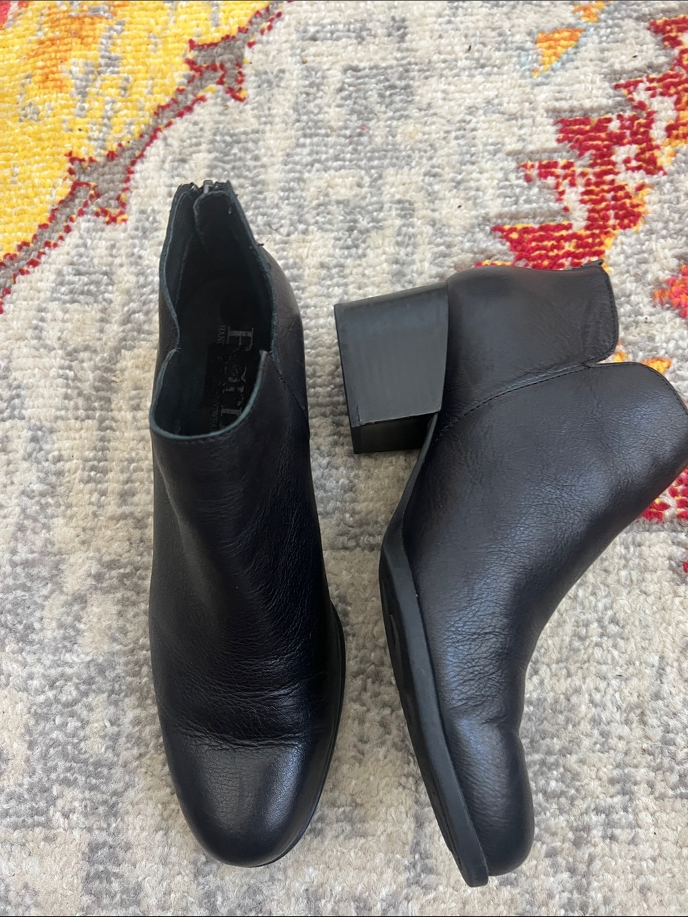 Born ankle Bootie 9.5 Leather black winter fall